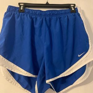 GUC -NIKE Women’s running shorts size XL.